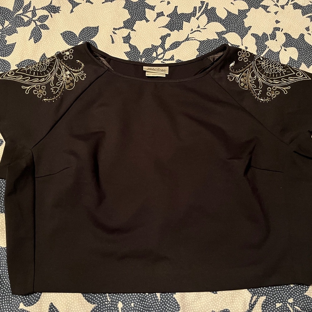 Embroidered crop top - Picture 2 of 4